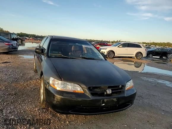 ✅ 2000 Honda Accord EX • VIN: 1HGCG1657YA090689 • Lot: 94690255. Listed on Copart with 262,804 mi. Free auction sales archive from the USA and detailed vehicle history report at DreamBid. Image 13.
