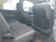 ✅ 2015 Chevrolet Silverado 2500HD LT • VIN: 1GC1KVEG3FF165208 • Lot: 42184899. Wystawiony na IAAI z przebiegiem 311 427 mil. Bezpłatny archiwum sprzedaży aukcyjnych z USA i szczegółowy raport historii pojazdu na DreamBid. Zdjęcie 8.