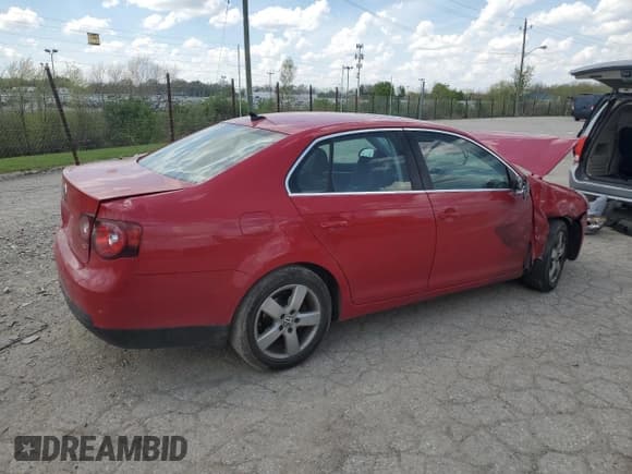 ✅ 2009 Volkswagen Jetta SE • VIN: 3VWRZ71K29M099711 • Lot: 54612375. Listed on Copart with 115,899 mi. Free auction sales archive from the USA and detailed vehicle history report at DreamBid. Image 3.
