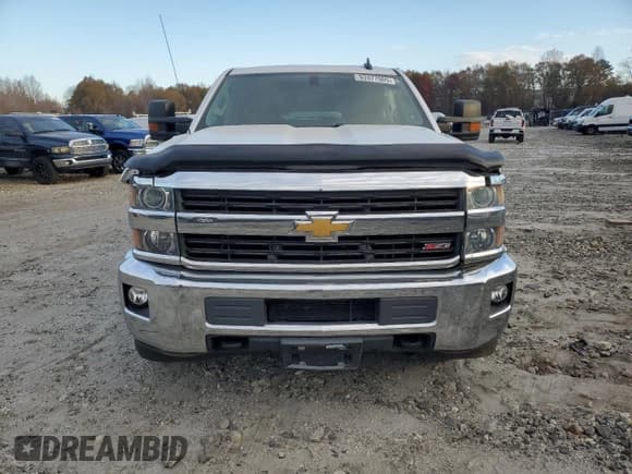 ✅ 2015 Chevrolet Silverado 2500HD LT • VIN: 1GC2KVEG8FZ559189 • Lot: 93377505. Wystawiony na Copart z przebiegiem 150 112 mil. Bezpłatny archiwum sprzedaży aukcyjnych z USA i szczegółowy raport historii pojazdu na DreamBid. Zdjęcie 5.