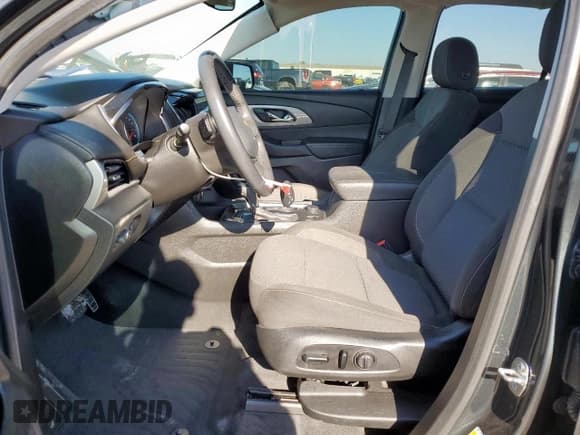 ✅ 2020 Chevrolet Traverse LT Cloth • VIN: 1GNERGKW8LJ198631 • Lot: 90979645. Listed on Copart with 134,662 mi. Free auction sales archive from the USA and detailed vehicle history report at DreamBid. Image 7.