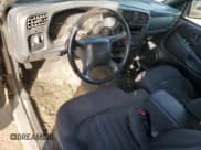 ✅ 2003 Chevrolet S-10 LS • VIN: 1GCCS19XX38127597 • Лот: 50367235. Опубликован ранее на Copart с пробегом 169 778 миль. Бесплатный доступ к архиву аукционных продаж из США и подробный отчёт об истории автомобиля на DreamBid. Изображение 8.