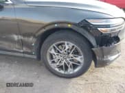 ✅ 2025 Genesis GV70 2.5T • VIN: KMUMADTB7SU205228 • Lot: 43907738. Wystawiony na IAAI z przebiegiem 26 435 mil. Bezpłatny archiwum sprzedaży aukcyjnych z USA i szczegółowy raport historii pojazdu na DreamBid. Zdjęcie 6.