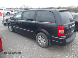 ✅ 2010 Chrysler Town & Country Touring • VIN: 2A4RR5D12AR279692 • Лот: 43669841. Опубликован ранее на IAAI с пробегом 227 145 миль. Бесплатный доступ к архиву аукционных продаж из США и подробный отчёт об истории автомобиля на DreamBid. Изображение 3.
