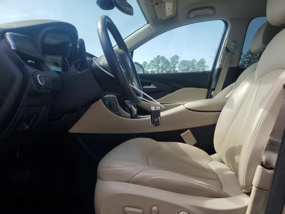 ✅ 2019 Buick Envision Premium • VIN: LRBFX3SX9KD023109 • Лот: 47448665. Опубликован ранее на Copart с пробегом 45 572 миль. Бесплатный доступ к архиву аукционных продаж из США и подробный отчёт об истории автомобиля на DreamBid. Изображение 7.