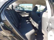 ✅ 2012 Toyota Corolla L • VIN: 2T1BU4EE8CC820653 • Lot: 43132786. Wystawiony na IAAI z przebiegiem 142 840 mil. Bezpłatny archiwum sprzedaży aukcyjnych z USA i szczegółowy raport historii pojazdu na DreamBid. Zdjęcie 8.