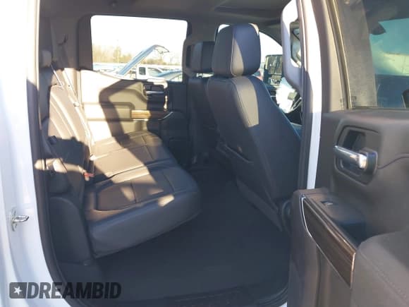 ✅ 2021 Chevrolet Silverado 1500 RST • VIN: 3GCUYEET2MG391955 • Lot: 41295635. Listed on IAAI with 67,906 mi. Free auction sales archive from the USA and detailed vehicle history report at DreamBid. Image 8.