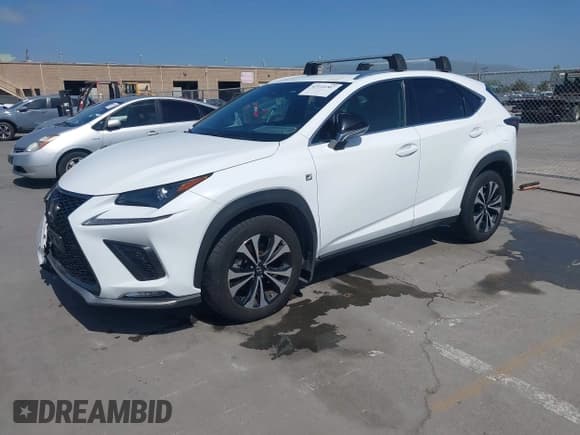 ✅ 2019 Lexus NX 300 • VIN: JTJBARBZ8K2192651 • Lot: 42111207. Wystawiony na IAAI z przebiegiem 148 393 mil. Bezpłatny archiwum sprzedaży aukcyjnych z USA i szczegółowy raport historii pojazdu na DreamBid. Zdjęcie 18.