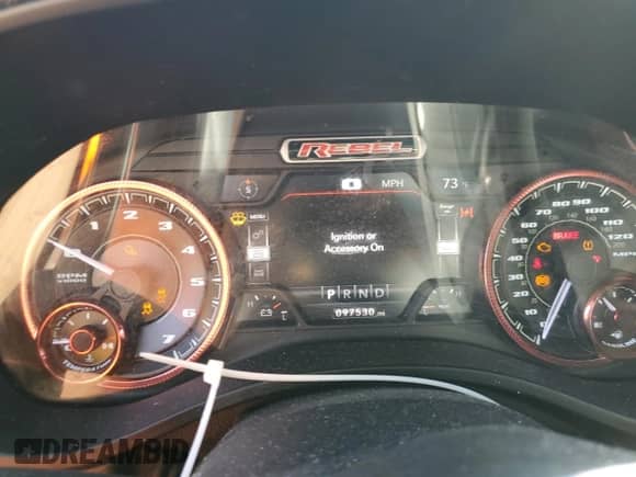 2020 Ram 1500 Rebel z VIN 1C6SRFLT4LN211966, wystawiony jako Copart lot #80487845 z przebiegiem 97 530 mil mil oraz Szkoda całkowita • Salvage title. Historia ofert i sprzedaży dostępna na DreamBid. Obrazek 9.