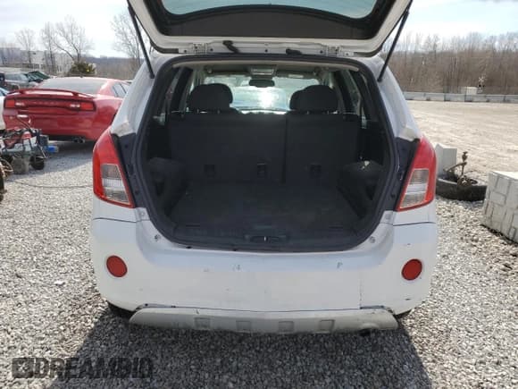 ✅ 2015 Chevrolet Captiva Sport LT • VIN: 3GNAL3EKXFS505253 • Lot: 47776465. Wystawiony na Copart z przebiegiem 168 971 mil. Bezpłatny archiwum sprzedaży aukcyjnych z USA i szczegółowy raport historii pojazdu na DreamBid. Zdjęcie 6.