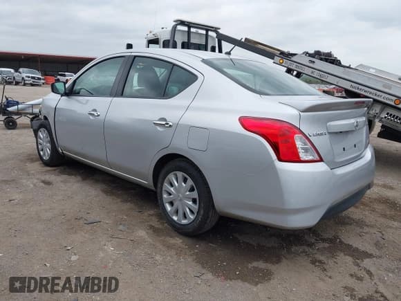 ✅ 2019 Nissan Versa S Plus • VIN: 3N1CN7APXKL844686 • Lot: 42045160. Wystawiony na IAAI z przebiegiem 94 983 mil. Bezpłatny archiwum sprzedaży aukcyjnych z USA i szczegółowy raport historii pojazdu na DreamBid. Zdjęcie 3.