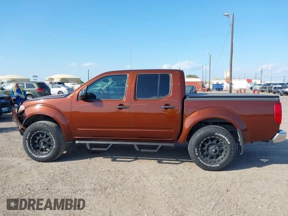 ✅ 2017 Nissan Frontier SV • VIN: 1N6DD0EV6HN738178 • Lot: 43562731. Wystawiony na IAAI z przebiegiem 108 414 mil. Bezpłatny archiwum sprzedaży aukcyjnych z USA i szczegółowy raport historii pojazdu na DreamBid. Zdjęcie 14.