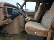 ✅ 1991 Ford Econoline Cargo • VIN: 1FTFE24N5MHA28851 • Lot: 58449415. Wystawiony na Copart z przebiegiem 60 730 mil. Bezpłatny archiwum sprzedaży aukcyjnych z USA i szczegółowy raport historii pojazdu na DreamBid. Zdjęcie 7.