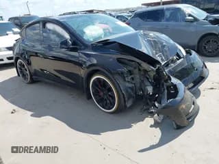 ✅ 2022 Tesla Model Y Performance • VIN: 7SAYGDEF4NF443931 • Lot: 42923246. Wystawiony na IAAI z przebiegiem Nie podano. Bezpłatny archiwum sprzedaży aukcyjnych z USA i szczegółowy raport historii pojazdu na DreamBid. Zdjęcie 1.