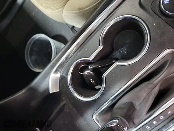 ✅ 2023 Chevrolet Traverse LT Cloth • VIN: 1GNEVGKW5PJ266885 • Lot: 43681024. Wystawiony na IAAI z przebiegiem 63 202 mil. Bezpłatny archiwum sprzedaży aukcyjnych z USA i szczegółowy raport historii pojazdu na DreamBid. Zdjęcie 9.