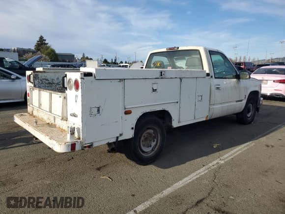 ✅ 1995 GMC Sierra 2500 • VIN: 1GTFC24KXSE535478 • Lot: 46354995. Wystawiony na Copart z przebiegiem 226 412 mil. Bezpłatny archiwum sprzedaży aukcyjnych z USA i szczegółowy raport historii pojazdu na DreamBid. Zdjęcie 3.