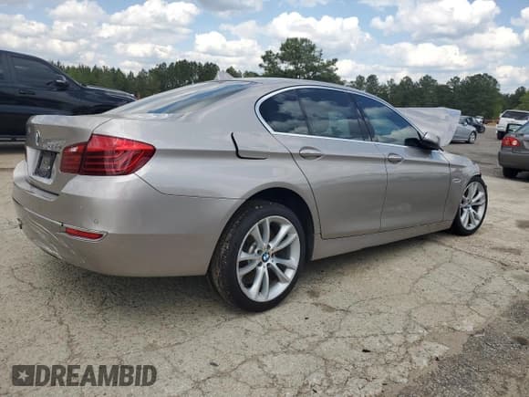 ✅ 2015 BMW 5 Series 535d • VIN: WBAXA5C56FD691288 • Lot: 52553545. Wystawiony na Copart z przebiegiem Nie podano. Bezpłatny archiwum sprzedaży aukcyjnych z USA i szczegółowy raport historii pojazdu na DreamBid. Zdjęcie 3.