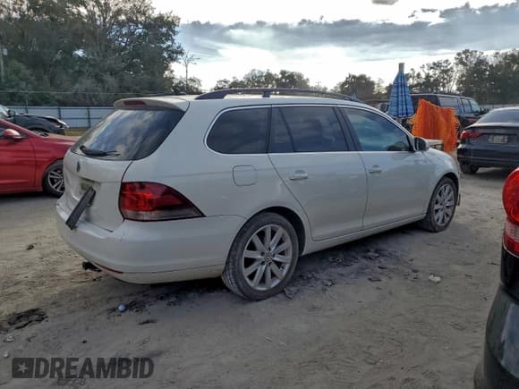 ✅ 2010 Volkswagen Jetta • VIN: 3VWPZ8AJ3AM682944 • Lot: 94940445. Wystawiony na Copart z przebiegiem 158 482 mil. Bezpłatny archiwum sprzedaży aukcyjnych z USA i szczegółowy raport historii pojazdu na DreamBid. Zdjęcie 3.