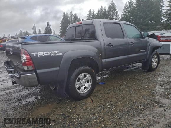 ✅ 2015 Toyota Tacoma PreRunner • VIN: 3TMJU4GN8FM190850 • Lot: 94806675. Listed on Copart with 134,881 mi. Free auction sales archive from the USA and detailed vehicle history report at DreamBid. Image 3.