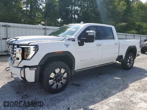 ✅ 2024 GMC Sierra 3500HD Denali • VIN: 1GT49WEY9RF130751 • Лот: 60288055. Опубликован ранее на Copart с пробегом 31 738 миль. Бесплатный доступ к архиву аукционных продаж из США и подробный отчёт об истории автомобиля на DreamBid. Изображение 1.