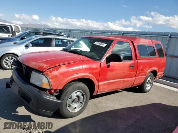 ✅ 2000 GMC Sonoma SL • VIN: 1GTCS145XYK251238 • Lot: 77899534. Wystawiony na Copart z przebiegiem 61 827 mil. Bezpłatny archiwum sprzedaży aukcyjnych z USA i szczegółowy raport historii pojazdu na DreamBid. Zdjęcie 1.