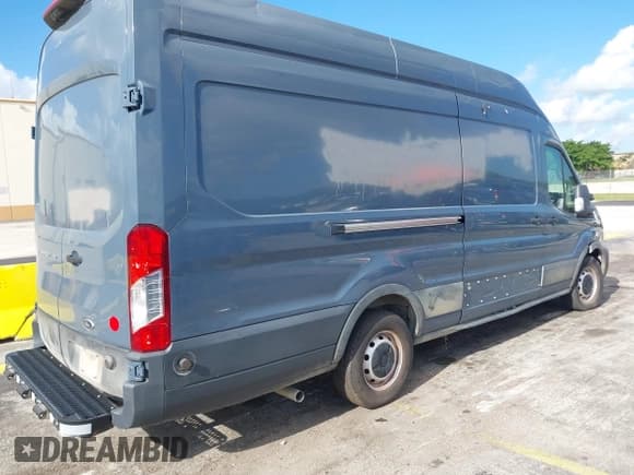 ✅ 2021 Ford Transit Cargo • VIN: 1FTBR3X89MKA54791 • Lot: 42515449. Wystawiony na IAAI z przebiegiem 57 847 mil. Bezpłatny archiwum sprzedaży aukcyjnych z USA i szczegółowy raport historii pojazdu na DreamBid. Zdjęcie 4.