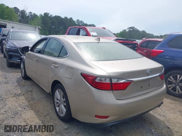 ✅ 2015 Lexus ES 330 • VIN: JTHBK1GG1F2157625 • Lot: 42102389. Listed on IAAI with 126,582 mi. Free auction sales archive from the USA and detailed vehicle history report at DreamBid. Image 3.