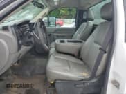 ✅ 2011 Chevrolet Silverado 2500HD Work Truck • VIN: 1GB0CVCG3BF159189 • Lot: 64138344. Wystawiony na Copart z przebiegiem 302 778 mil. Bezpłatny archiwum sprzedaży aukcyjnych z USA i szczegółowy raport historii pojazdu na DreamBid. Zdjęcie 7.