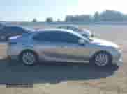 2023 Toyota Camry LE z VIN 4T1C11AK4PU147534, wystawiony jako IAAI lot #43337127 z przebiegiem 11 969 mil mil oraz . Historia ofert i sprzedaży dostępna na DreamBid. Obrazek 13.