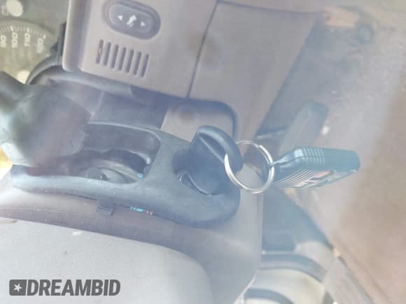 ✅ 2003 Ford Explorer • VIN: 1FMDU65K43ZB00746 • Лот: 41808761. Опубликован ранее на IAAI с пробегом 219 898 миль. Бесплатный доступ к архиву аукционных продаж из США и подробный отчёт об истории автомобиля на DreamBid. Изображение 11.