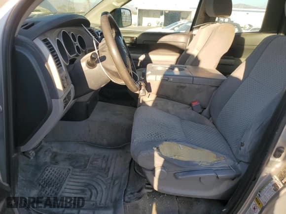 ✅ 2011 Toyota Tundra SR • VIN: 5TFTY5F17BX007220 • Лот: 80391334. Опубликован ранее на Copart с пробегом 399 706 миль. Бесплатный доступ к архиву аукционных продаж из США и подробный отчёт об истории автомобиля на DreamBid. Изображение 7.