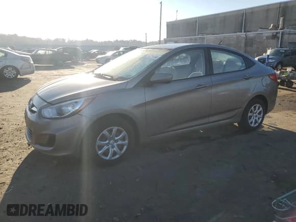 ✅ 2012 Hyundai Accent GLS • VIN: KMHCT4AE0CU257870 • Лот: 77765444. Опубликован ранее на Copart с пробегом 81 701 миль. Бесплатный доступ к архиву аукционных продаж из США и подробный отчёт об истории автомобиля на DreamBid. Изображение 1.