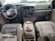 ✅ 2001 Ford Excursion Limited • VIN: 1FMSU43F81ED72660 • Lot: 89268045. Wystawiony na Copart z przebiegiem 231 100 mil. Bezpłatny archiwum sprzedaży aukcyjnych z USA i szczegółowy raport historii pojazdu na DreamBid. Zdjęcie 8.