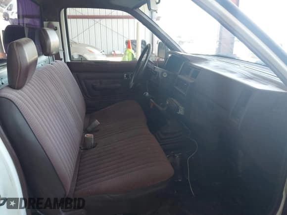 ✅ 1990 Nissan Frontier • VIN: 1N6SD11S2LC427683 • Lot: 42359094. Listed on IAAI with 172,624 mi. Free auction sales archive from the USA and detailed vehicle history report at DreamBid. Image 5.