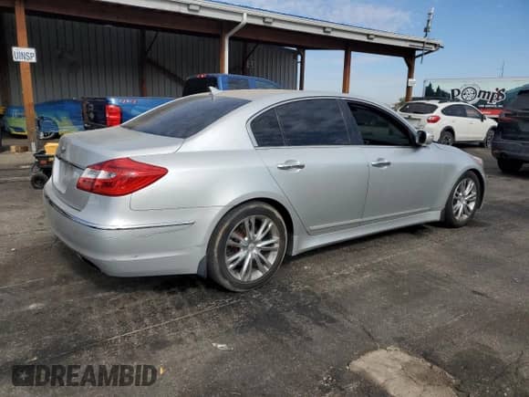 2013 Hyundai Genesis 3.8L with VIN KMHGC4DDXDU227989, listed as a Copart auction lot 90058445 with 124,190 mi miles and Clean title. Bid and sale history available at DreamBid. Image 3.