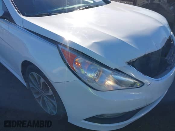 2014 Hyundai Sonata Limited с VIN 5NPEC4AC9EH912777, выставлен на аукционе IAAI как лот 43528309 с пробегом 55 718 миль миль и . История ставок и продаж доступна на DreamBid. Изображение 18.