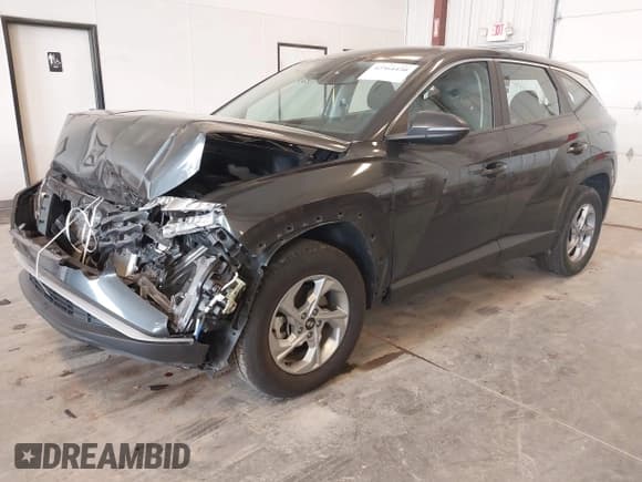 ✅ 2022 Hyundai Tucson SE • VIN: 5NMJACAE2NH079336 • Lot: 42364430. Wystawiony na IAAI z przebiegiem 23 981 mil. Bezpłatny archiwum sprzedaży aukcyjnych z USA i szczegółowy raport historii pojazdu na DreamBid. Zdjęcie 2.