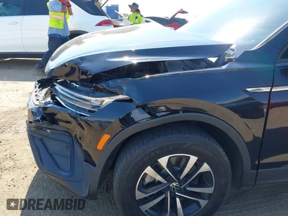 ✅ 2024 Volkswagen Tiguan S • VIN: 3VVRB7AX1RM036720 • Lot: 42750506. Listed on IAAI with 13,031 mi. Free auction sales archive from the USA and detailed vehicle history report at DreamBid. Image 6.