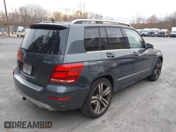 ✅ 2013 Mercedes-Benz GLK 350 • VIN: WDCGG8JBXDG060481 • Lot: 43622017. Wystawiony na IAAI z przebiegiem 101 121 mil. Bezpłatny archiwum sprzedaży aukcyjnych z USA i szczegółowy raport historii pojazdu na DreamBid. Zdjęcie 4.