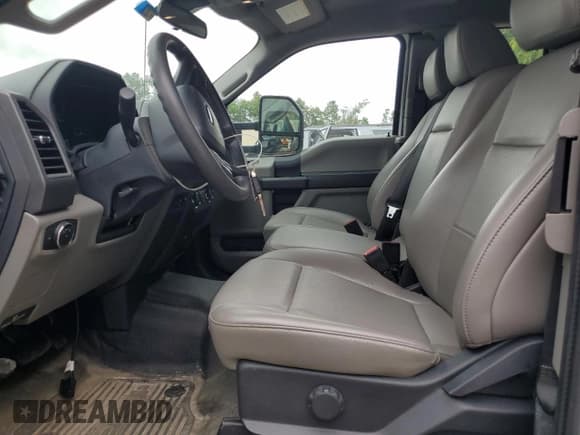 ✅ 2022 Ford F-250 XL • VIN: 1FT7X2B69NEF32932 • Lot: 58431385. Listed on Copart with 84,700 mi. Free auction sales archive from the USA and detailed vehicle history report at DreamBid. Image 7.