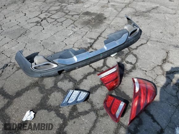 ✅ 2017 Mercedes-Benz GLE 350 • VIN: 4JGDA5JB1HA833870 • Lot: 90615305. Wystawiony na Copart z przebiegiem 104 745 mil. Bezpłatny archiwum sprzedaży aukcyjnych z USA i szczegółowy raport historii pojazdu na DreamBid. Zdjęcie 13.