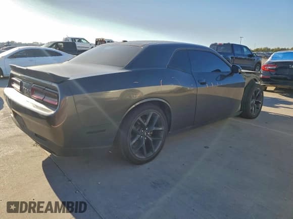 ✅ 2019 Dodge Challenger R/T • VIN: 2C3CDZBT7KH606184 • Лот: 91633465. Опубликован ранее на Copart с пробегом 96 365 миль. Бесплатный доступ к архиву аукционных продаж из США и подробный отчёт об истории автомобиля на DreamBid. Изображение 3.