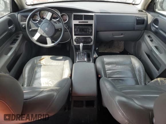 ✅ 2005 Dodge Magnum SE • VIN: 2D4FV48V15H166729 • Lot: 81308655. Wystawiony na Copart z przebiegiem 278 810 mil. Bezpłatny archiwum sprzedaży aukcyjnych z USA i szczegółowy raport historii pojazdu na DreamBid. Zdjęcie 8.