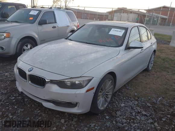 ✅ 2012 BMW 3 Series 328i • VIN: WBA3A5G52CNP17495 • Lot: 43808482. Listed on IAAI with 99,826 mi. Free auction sales archive from the USA and detailed vehicle history report at DreamBid. Image 6.