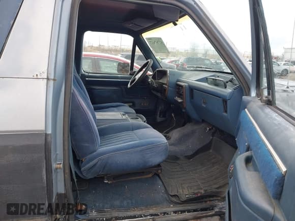 ✅ 1987 Ford Bronco XL • VIN: 1FMEU15N4HLA38776 • Lot: 41767617. Listed on IAAI with 52,914 mi. Free auction sales archive from the USA and detailed vehicle history report at DreamBid. Image 5.