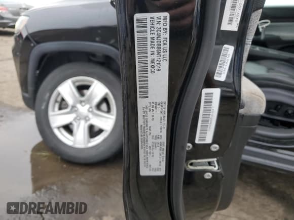 ✅ 2022 Jeep Compass Latitude • VIN: 3C4NJDBB6NT121019 • Lot: 81715005. Listed on Copart with 69,896 mi. Free auction sales archive from the USA and detailed vehicle history report at DreamBid. Image 12.