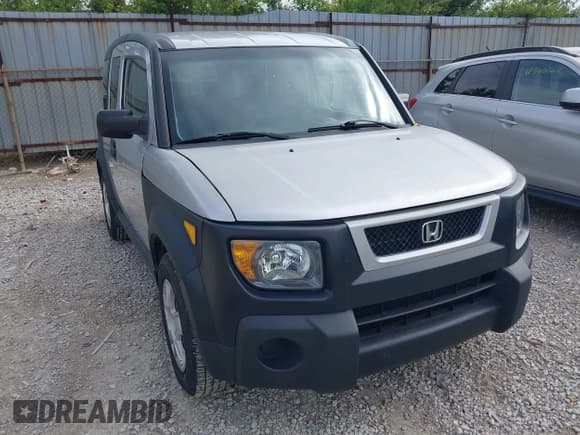 ✅ 2007 Honda Element LX • VIN: 5J6YH18337L009536 • Lot: 42360984. Listed on IAAI with 170,472 mi. Free auction sales archive from the USA and detailed vehicle history report at DreamBid. Image 6.