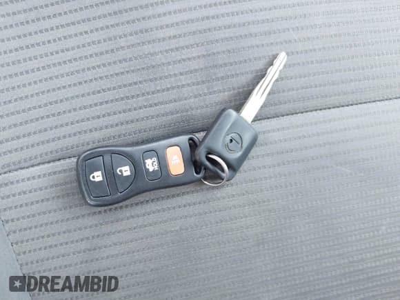 ✅ 2014 Nissan Note SV • VIN: 3N1CE2CPXEL365740 • Lot: 42412366. Listed on IAAI with 210,932 mi. Free auction sales archive from the USA and detailed vehicle history report at DreamBid. Image 11.