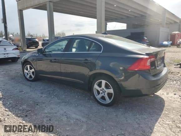 ✅ 2013 Volvo S60 T5 Premier • VIN: YV1612FS8D2185589 • Lot: 58694315. Listed on Copart with 130,091 mi. Free auction sales archive from the USA and detailed vehicle history report at DreamBid. Image 2.