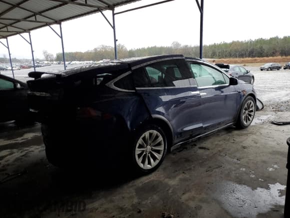 ✅ 2016 Tesla Model X 70D • VIN: 5YJXCDE26GF026282 • Лот: 70059632. Опубликован ранее на Copart с пробегом 89 222 миль. Бесплатный доступ к архиву аукционных продаж из США и подробный отчёт об истории автомобиля на DreamBid. Изображение 3.